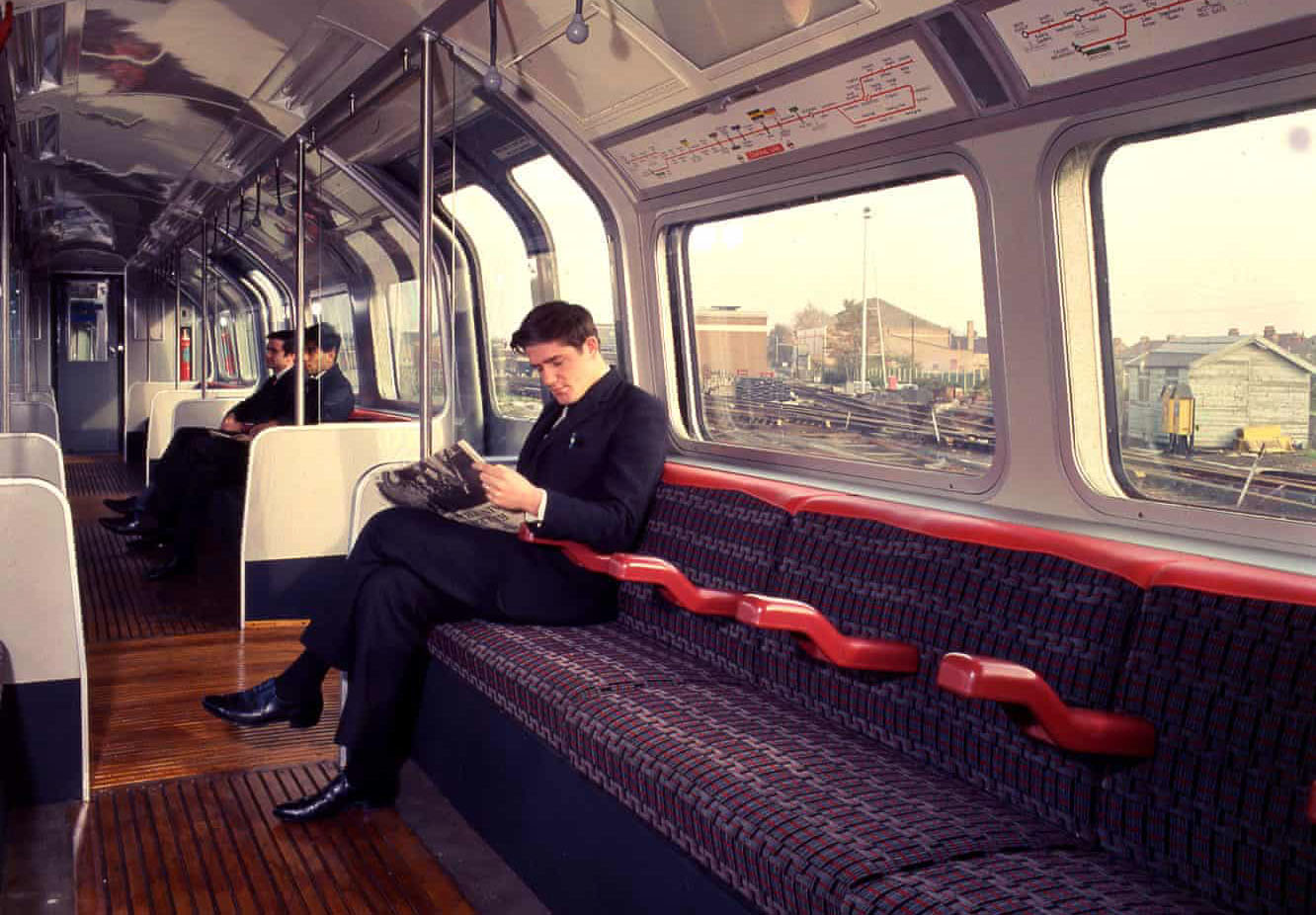 A history of London Underground seat patterns